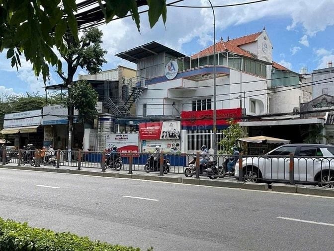 Cho thuê nhà Mặt Tiền Quang Trung P8,Gò Vấp + Diện tích:16mx 40m(2Lầu)