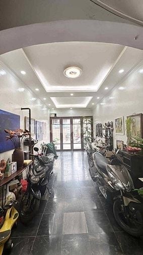 Bán nhà Mặt phố Yên Phụ sát Hồ Tây, 73m2, giá hợp lý, kinh doanh mạnh