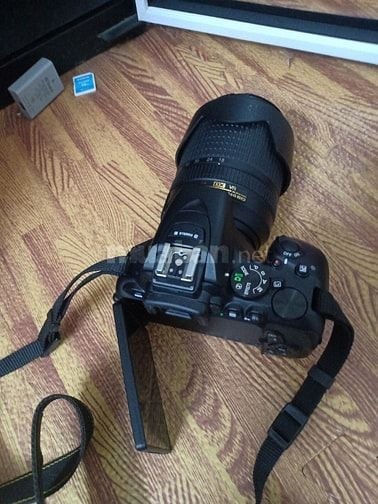 Hà nội bán Nikon d5600+len 18-140 mới tình chính hãng
