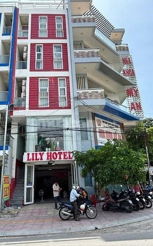 Chính Chủ Cần Bán Khách Sạn Cam Ranh – Mặt Tiền Đẹp, Giá Cực Tốt!