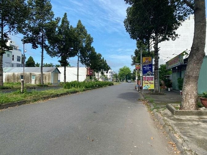 Đất nền đường Hùng Vương, gần AEON Tân An