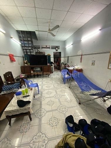 Bán đất tặng nhà - 4m x 19m - hẻm ôtô đường Nguyễn Văn Quá - 4 tỷ 250