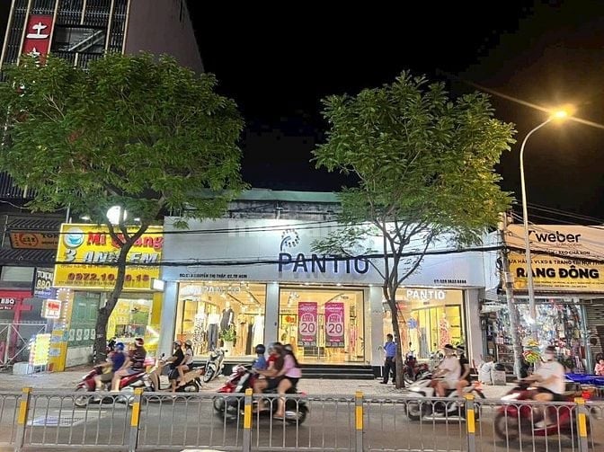Cho Thuê Nhà Mặt Tiền 579 Nguyễn Thị Thập, Phường Tân Phòng, Quận 7 