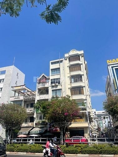 Bán nhà đường số 11 P4Q4,dt:4x10m,giá:10.3tỷ(3lầu)