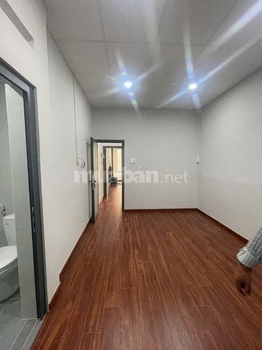 Cho thuê nhà nguyên căn hẻm 3m cách MT NDD 4 căn 3.1x15m, 1 lầu, 2PN