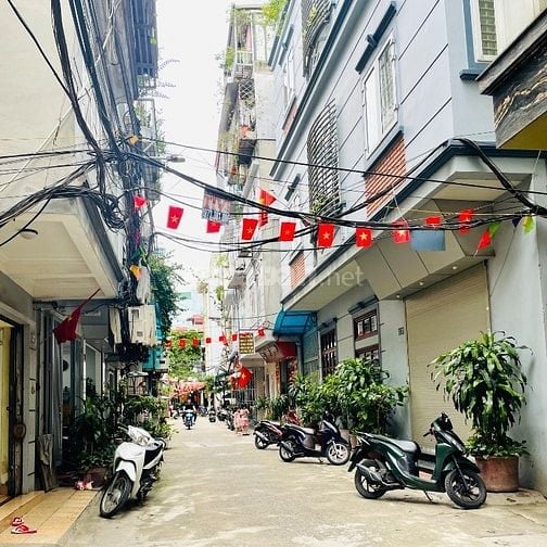 Bán nhà Tân Ấp ngõ rộng thoáng DT56m2 , mặt tiền rộng gần oto