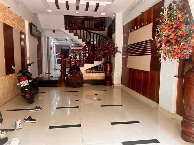 Cần cho thuê nhà 4 tầng đường Châu Thị Vĩnh Tế Đà Nẵng