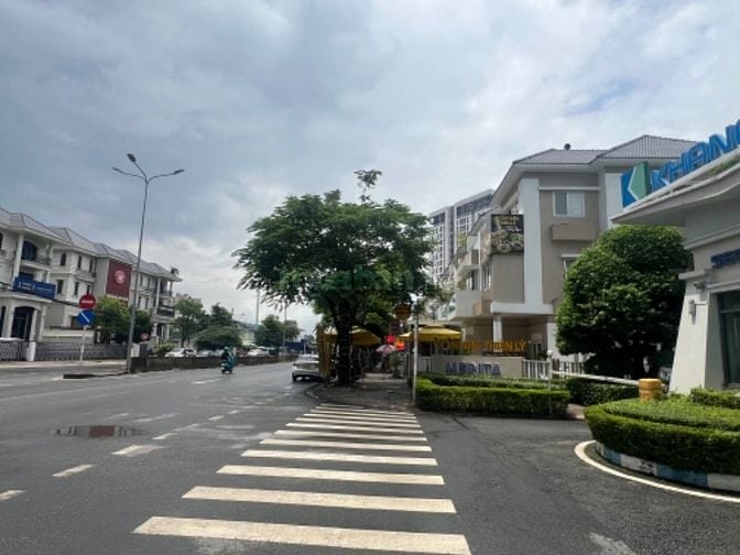 Nhà MT Liên Phường giá tốt- gần Global City cách Thảo Ðiền 5p