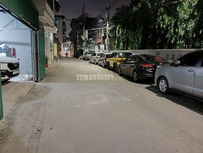 Bán gấp nhà lô góc đẹp đường Ngọc Thụy, phường Bồ Đề, Long Biên, gara 