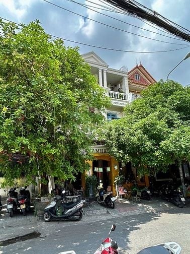 Biệt thự Phan Xích Long - ngang 8.2 x 16m - 4 tầng - sẵn HĐ thuê cao
