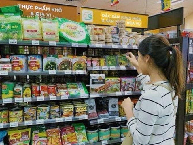 CHỊ CẦN TUYỂN NGƯỜI PHỤ DỌN DẸP TẠP VỤ VÀ PHỤ KHO TẠI CỬA HÀNG