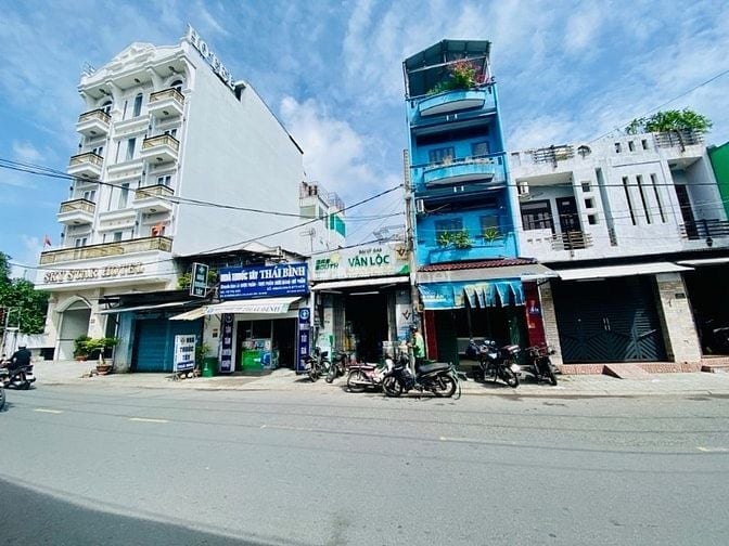nhà 4 tầng đường rộng 20 m p8 gò vấp