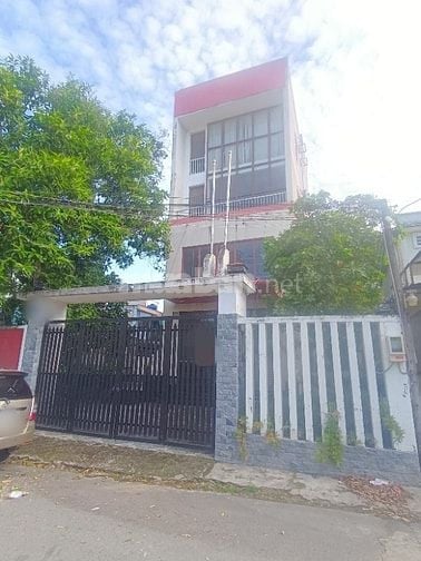 Cho Thuê Nhà 3 Lầu Sân Vườn 14 * 36 Hẻm Tải P Long Thạnh Mỹ. Quận 9