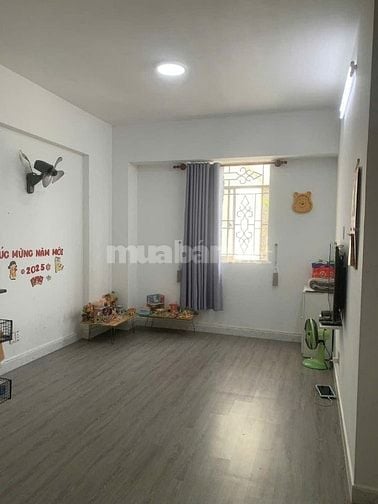 Chung cư 607 CMT8, P15, Q10: 1p ngủ rộng, 1wc, ban công, 7tr/tháng