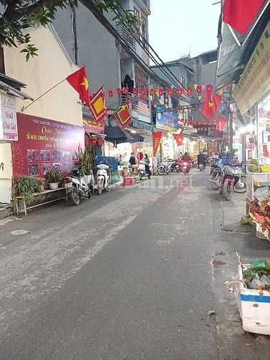 BÁN ĐẤT TẶNG NHÀ 3 TẦNG –  VỊ TRÍ TRUNG TÂM LÊ QUANG ĐẠO 