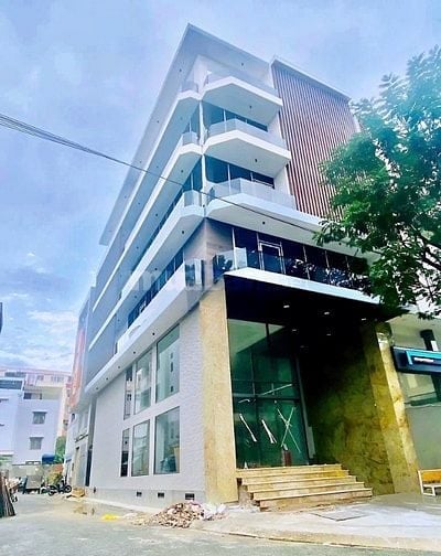SIÊU PHẨM CHO THUÊ NHÀ GÓC 2MT 31/2 Hoàng Hoa Thám, P 13, Q.PN 