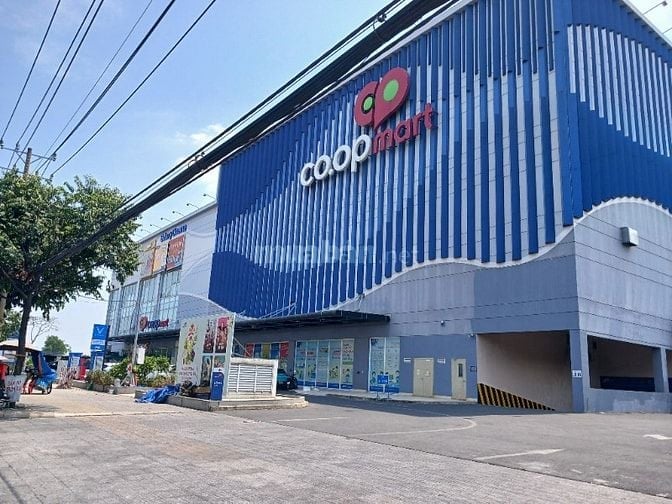 Tuyển 8 Nhân Viên Trực Quầy Bán Hàng/Tạp Vụ