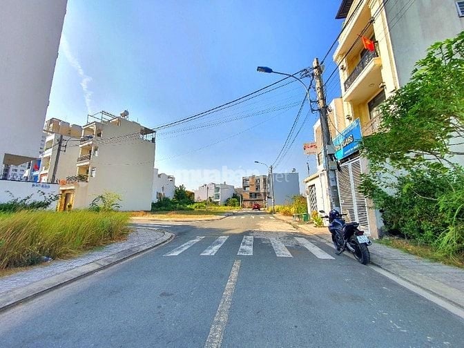 bán đất Liên Phường, Phú Hữu, Q9 - DT : 67.4m2 (4x17,7m)