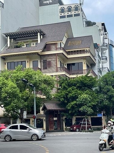 Bán Biệt Thự 5 tầng lô Góc phố Trần Kim Xuyến 240m2, Yên Hoà Cầu Giấy 