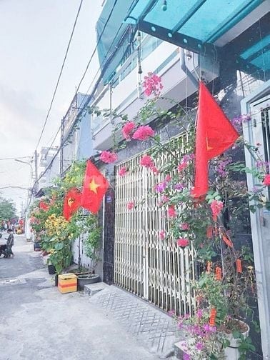 NHÀ BÁN 4,5x15ĐÚC 1 LẦU GỒM 2PN,2WC HẼM XE HƠI ,P8,Q GÒ VẤP . GIÁ 5,5Ỷ