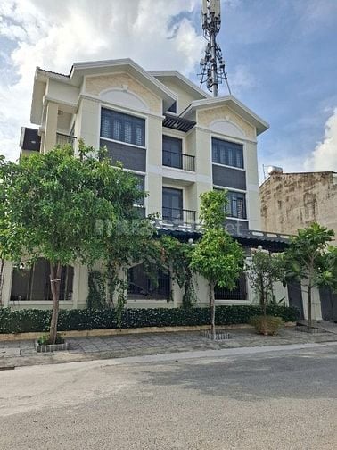 Bán biệt thư 2 mặt tiền ven sông Sài Gòn p13 Bình Thạnh giá 31,5 tỷ