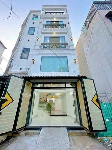 Căn góc 2 MT hẻm Hoàng Văn Thụ xây 4 tầng, giá 2 tỷ 150. Hẻm oto, SHR