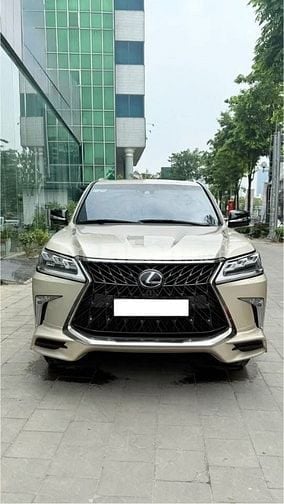 Bán Lexus LX570 Super Sport sản xuất 2018, màu vàng cát sa mạc.