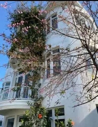 Cho thuê villa biệt thự cổ-sân vườn 180m2 đà lạt 20triệu/tháng 