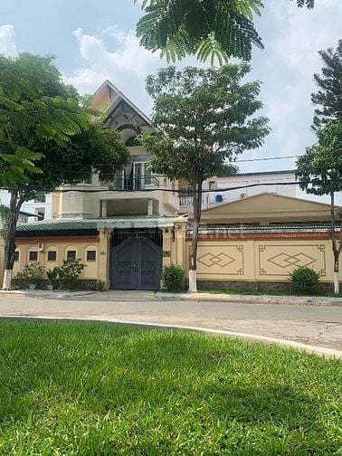 Biệt Thự MTNB khu Tên Lữa dt 12x20m nhà 2 tấm giá 28.5 tỷ TL