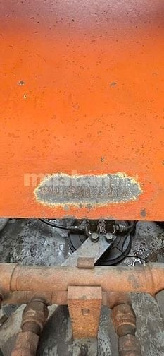 Thanh lý máy đào bánh xích Hitachi ZX200-1