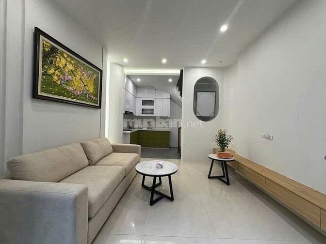 Nhà Đẹp Lô góc Hoàng Hoa Thám, DT 32m2 6 tầng MT 3.8m, Giá 7.69 tỷ