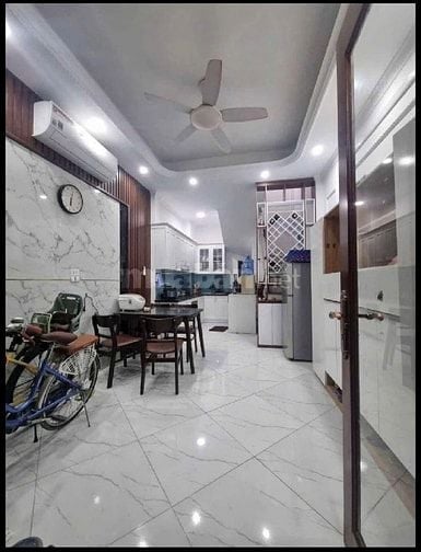 Bán nhà Mỹ Đình, mới đẹp, thoáng sáng. Diện tích 30m2. Giá : 6,4 tỷ