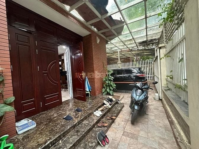 Biệt thự S 153m2, 9m mặt tiền, vỉa hè 2 bên, đối diện công viên, đẹp