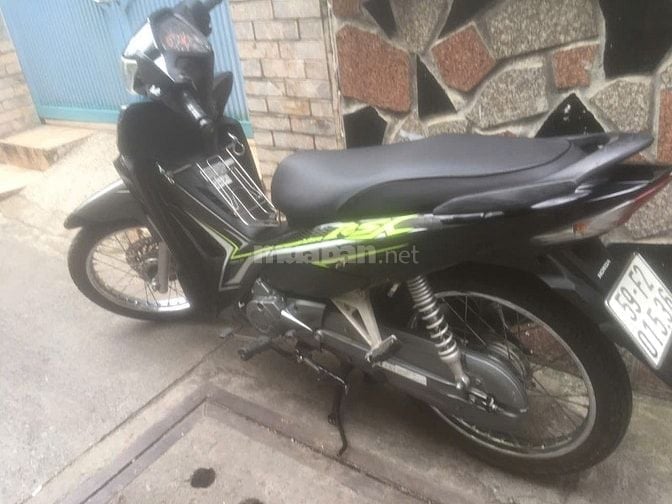 Bán xe Sirius 2002 màu xanh và Wave RSX 2018, màu đen xám