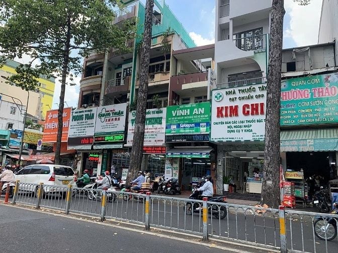 Bán gấp nhà MT Nguyễn Chí Thanh P.9 Q5 DT 7,2m x 30m 5 Tầng giá 53 tỷ