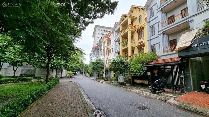 Biệt thự Linh Đàm 280m2, mặt tiền 13m, giá 68 tỷ