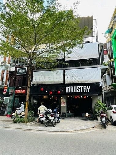 Cho thuê nhà mặt phố Hàng Bún Q.Ba Đình 135m2 x 4 tầng giá thuê 70tr