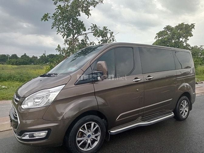 Bán xe Ford Tourneo Titanium đã độ Limousin