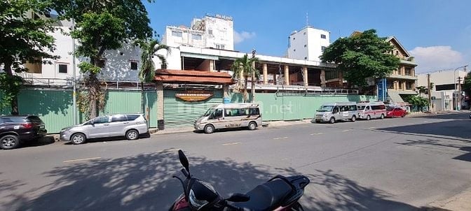 cho thuê 5 căn liền kề mặt tiền chính hoàng việt
