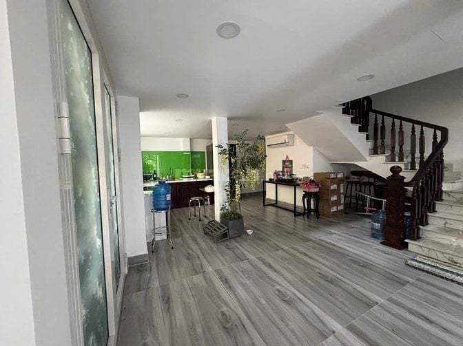 Bán nhà khu vip Cư Xá Lữ Gia, hầm + 4 tầng 15.5 tỷ