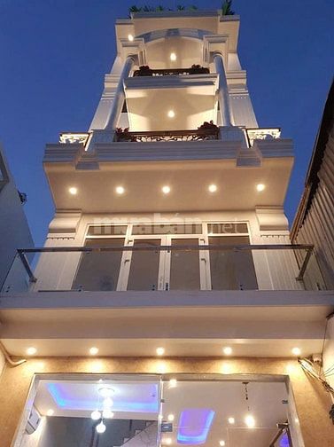Bán khách sạn tự vận hành tại Nguyễn Xí, phường Thanh Đa, 107m2