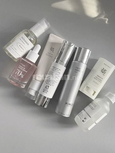 Cần 3 bạn dễ thương bán đồ skincare tại Tân Phú