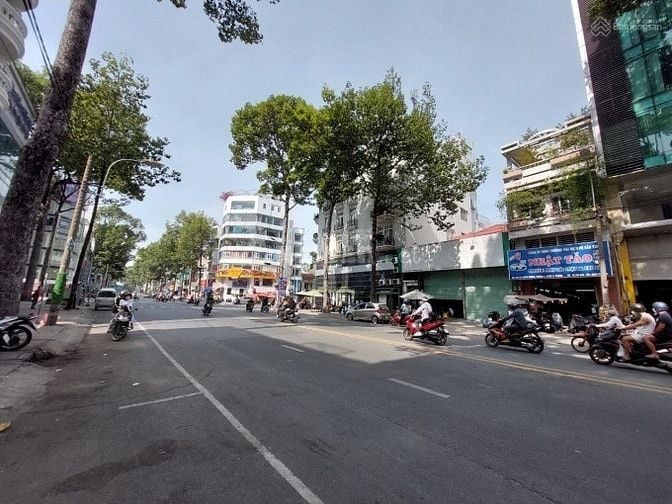 Bán Nhà Mặt Phố An Dương Vương, 130 tỷ, 162 m2, Giá Siêu Hời