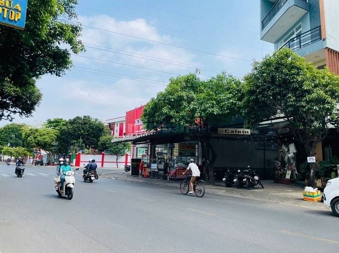 Bán nhà MTKD đường Tân Sơn Nhì, DT 6x20m, 2 Lầu, giá 25 Tỷ TL