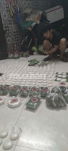 cần tuyển người phụ làm bánh nuôi ăn ở tại gia đình