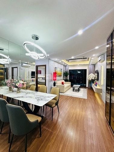 3 Ngủ full nội thất tầng trung giá tốt nhất khu . 