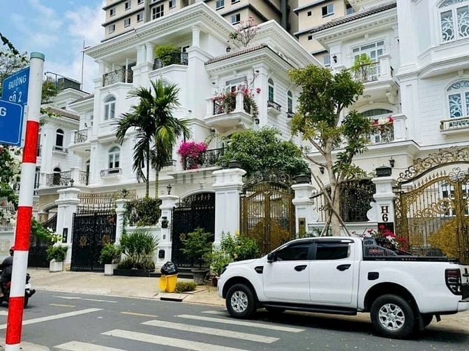 Biệt thự khu VIP Cityland Reverside Quận 7. 10*22, hầm+4 tầng, TM. 44 
