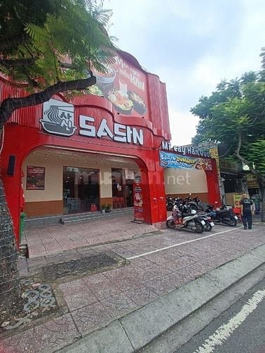 CẦN GẤP 2 NAM GIỮ XE QUÁN MÌ CAY Ở LÊ VĂN VIỆT - QUẬN 9