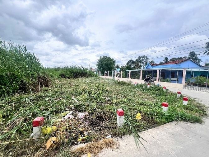HH 2% MG - Bán nhanh lô góc 2 mặt tiền Lê Văn Tâm 4m, giá 1 tỷ 250