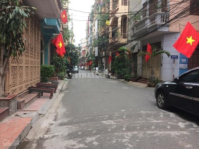Bán nhà phố lê trọng tấn ô tô phân lô DT: 46m2, Giá: 13.8 tỷ